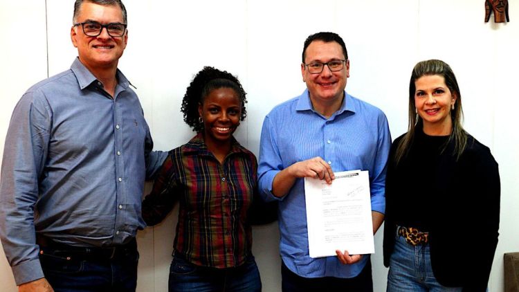 Deputado Rafa Zimbaldi reforça compromisso com o município em visita institucional