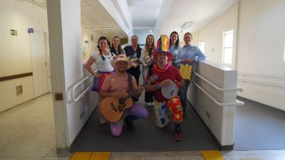 Funcionários e voluntários alegram a Semana das Crianças na Santa Casa