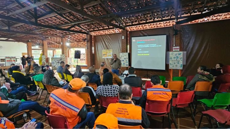 Defesa Civil de Ibaté participa de capacitação sobre manejo e preservação de abelhas