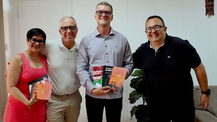 Prefeito recebe autor de livro que valoriza a história esportiva e cultural de Araraquara