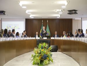 Lula pede agilidade na nomeação de aliados do governo