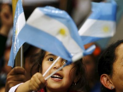 Extrema direita perde terreno na Argentina e disputa eleitoral tende a ficar entre dois campos