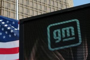 GM estende demissões em massa para cerca de 200 trabalhadores nos EUA diante de greve