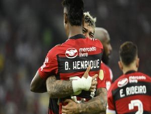 Bruno Henrique marca, e Flamengo vence o Olimpia pela Libertadores