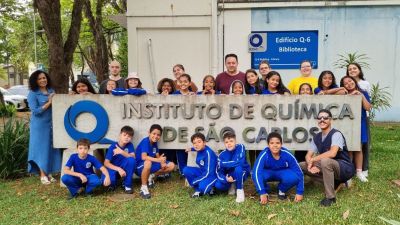 Alunos da Escola Vera Trinta Pulcinelli realizam visita guiada à USP e vivenciam o universo da ciência