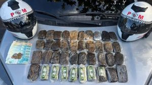 Polícia Militar apreende mais de 4 quilos de haxixe avaliados em R$ 280 mil após perseguição em São Carlos