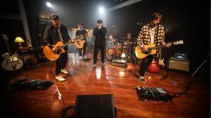 Tour "Thiago Castanho &amp; Marcão Britto Charlie Brown Jr. Acústico" é atração do Festival de Inverno do Rio de Janeiro