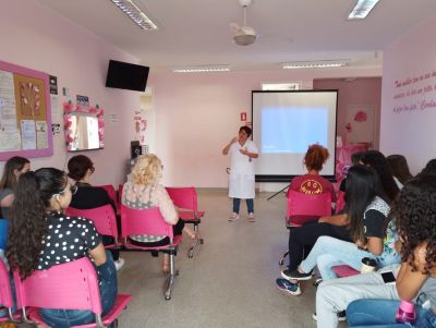 Prefeitura de Ibaté promove &quot;Plano de Ação do Outubro Rosa&quot; no Centro de Referência da Saúde da Mulher