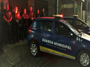 Guarda Municipal e Fiscalização interditam festa irregular