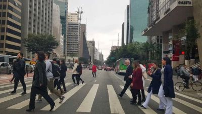 73% dos brasileiros são a favor do fim da escala 6x1 sem redução salarial, diz pesquisa