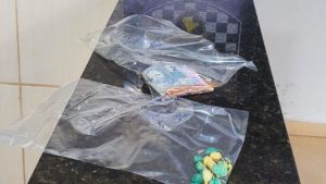 GM apreende drogas e dinheiro em abordagem na Vila Costa do Sol