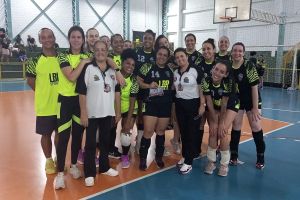 Vôlei feminino: Fênix lidera Copa AVS/Smec com folga