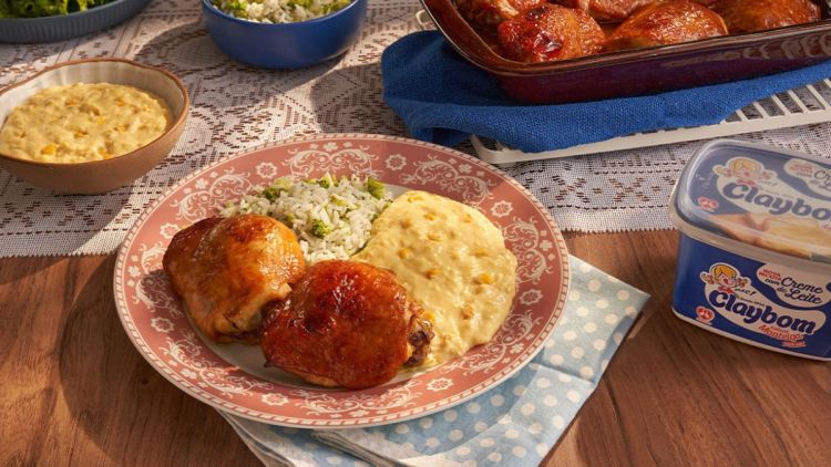 Receita de Sobrecoxa de Frango Assada com Creme de Milho para o Dia dos Avós