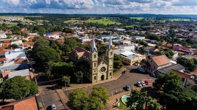 Sincomercio São Carlos firma convenção coletiva 2025/2026 para a cidade de Brotas