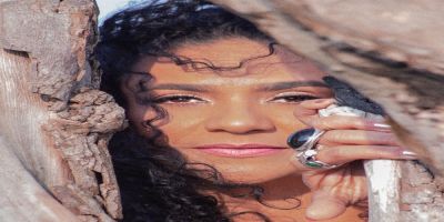 Silvia Gomes revela potência do samba mineiro em seu primeiro álbum solo &quot;Canto pra Recomeçar&quot;