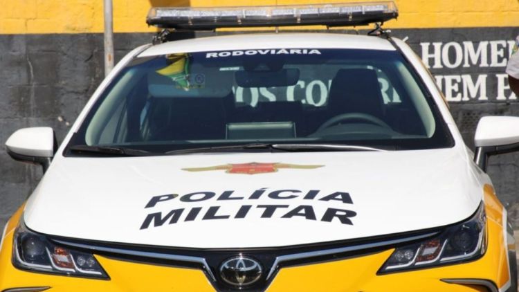 Casal é preso em estacionamento de supermercado com 90 kg de drogas, em Olímpia