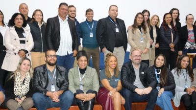 Prefeito entrega equipamentos a Conselheiros Tutelares