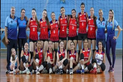 Clássico infantil de vôlei feminino lota ginásio de esportes do Santa Felícia