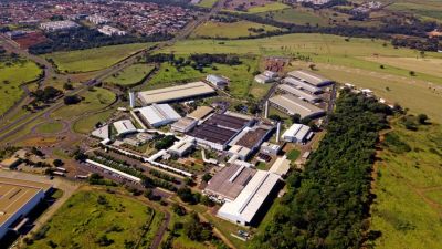 Lupo abre em Araraquara as comemorações de seus 105 anos com espetáculo de drones, orquestra e projeção histórica