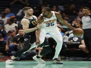 NBA: na estreia de Kevin Durant, Suns batem Hornets fora de casa