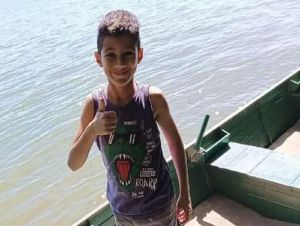Menino de 9 anos morre atropelado por caminhão