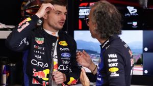 Red Bull admite procura de outros pilotos, mas vê chances de manter Verstappen