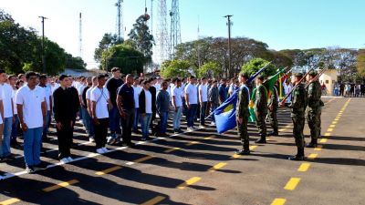 Entrega do Certificado de Dispensa no Tiro de Guerra reforça responsabilidade cívica e patriotismo na nova geração