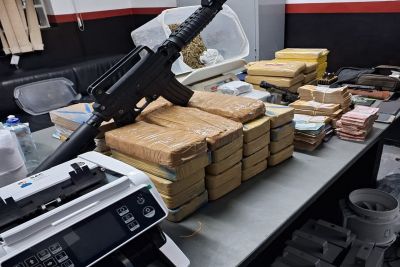Dupla é presa com mais de R$ 200 mil e 450 porções de drogas em Campinas