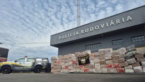 Fiscalização da PM Rodoviária resulta na apreensão de 3,3 toneladas de maconha no interior de SP