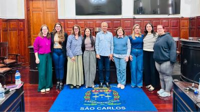 Conselho Municipal da Mulher realiza visita institucional à Câmara de São Carlos e fortalece articulação da rede de proteção