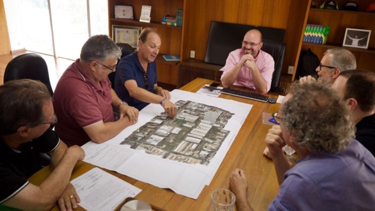 Rede Covabra confirma investimento em São Carlos após encontro com Netto Donato
