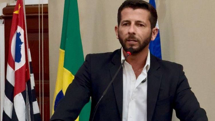 Elton Carvalho cobra providências no caso de estudante que utilizou carimbo de médica em UPA