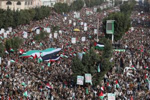 Manifestação em defesa dos palestinos de Gaza, em Sanaã, capital do Iêmen 18/10/2023 REUTERS/Khaled Abdullah