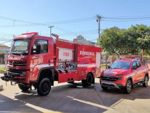 Prefeitura entrega dois novos veículos para o Corpo de Bombeiros