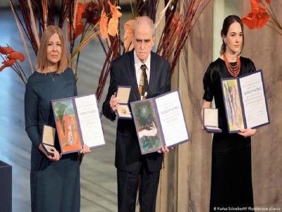 Vencedores do Nobel da Paz criticam Rússia na cerimônia