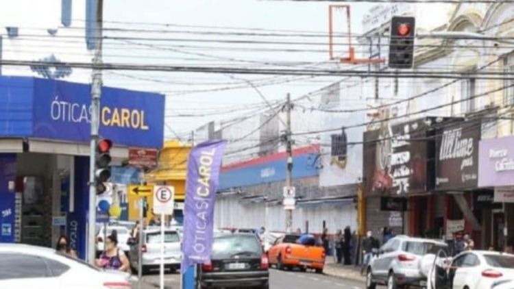 Comércio de São Carlos abre neste sábado e no feriado de 9 de julho