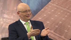 Pesquisador da USP São Carlos lidera pesquisa que testa enzima que desmonta biofilmes de bactéria resistente