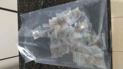 Operação policial apreende drogas e dinheiro em ponto conhecido de tráfico no Jardim Jockei Club