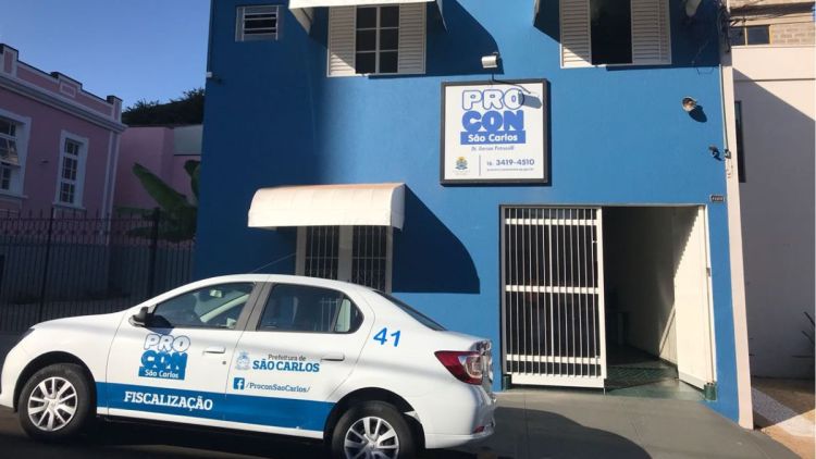 Procon de São Carlos alerta consumidores sobre riscos de bebidas adulteradas