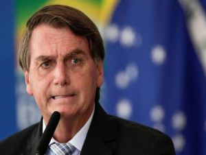 Bolsonaro aciona STF contra Lula e Gleisi por ofensa a sua honra