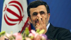 Escritório de Ahmadinejad nega existência de plano de Israel para recolocá-lo no poder no Irã