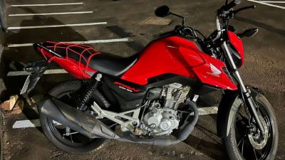 Motociclista é detido com drogas em bag de entregas durante abordagem policial em São Carlos