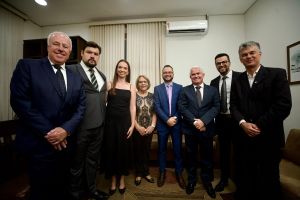 Diretores da Santa Casa, Dr. Roberto Muniz e Dra. Carolina Zenatti, recebem títulos de Cidadãos Honorários