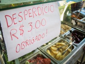 TAXA DE DESPERDÍCIO – A polêmica e proibida taxa cobrada por bares, restaurantes, pizzarias e afins