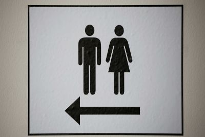 Após 9 anos, STF decide não julgar caso de uso de banheiros por pessoas trans