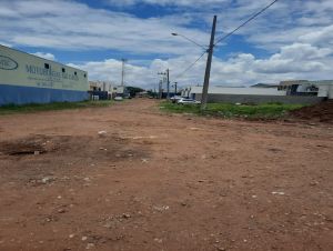 Empresários reclamam do abandono das obras de pavimentação e drenagem do Parque São José