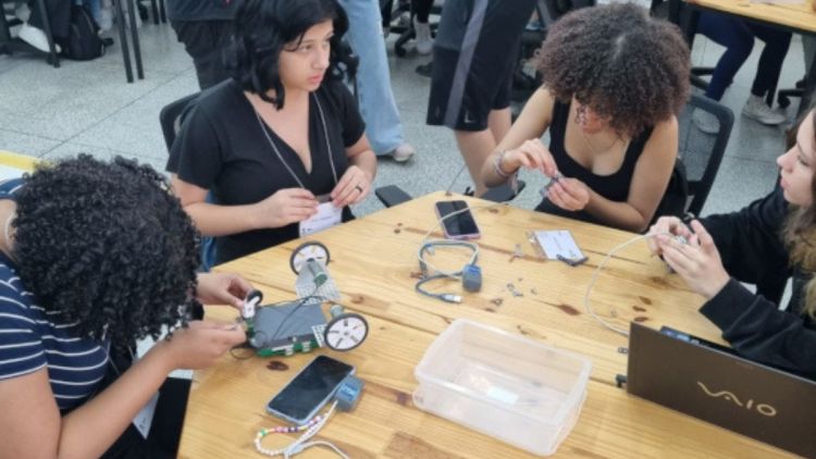 UFSCar realiza eventos para incentivar meninas na Ciência