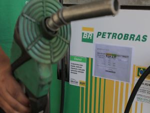 Petrobras reduz preços da gasolina e do diesel para as distribuidoras nesta quarta (7)