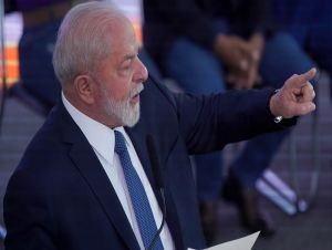 PT e PSB serão afetados em reforma, diz Lula a aliados