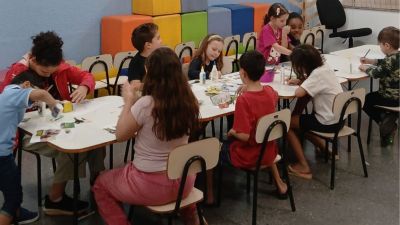 Oficinas artísticas embalam a última semana do projeto “Férias na Biblioteca”